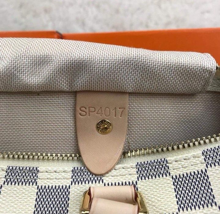 Geanta damă Louis Vuitton model Speedy Medium, 35cm L,saculet,eticheta