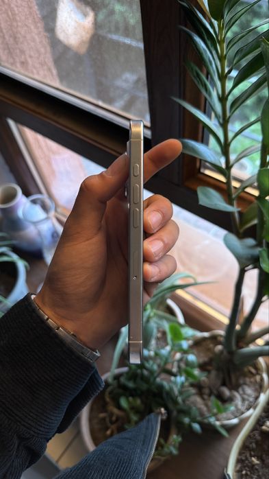 Iphone 16 pro 256gb 90akb