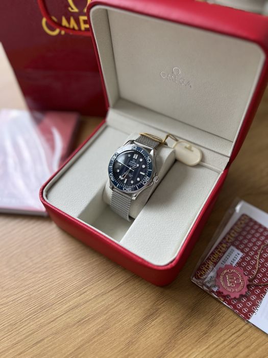 Omega Seamaster Diver 300 M “James Bond 007” Blue 42 mm