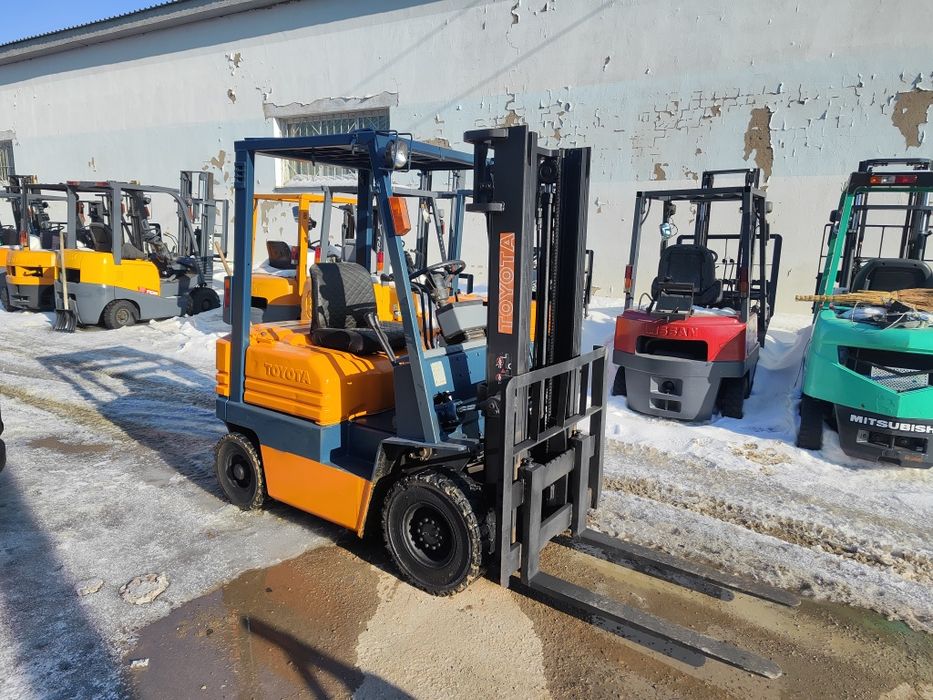 Продам вилочный погрузчик. Кара