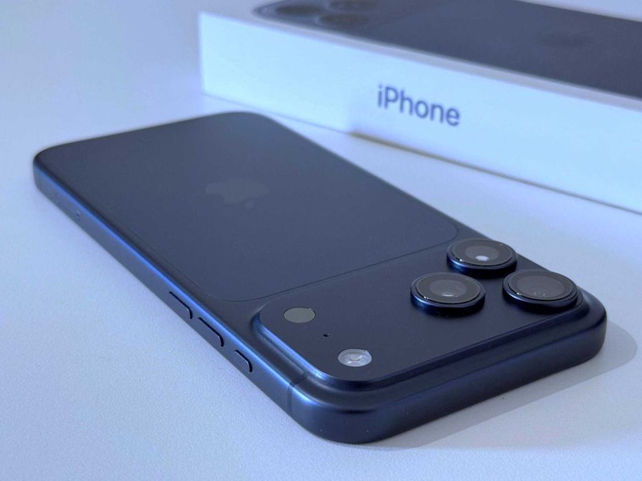 Бартер! Перфектен! iPhone 17 Pro Max Deep Blue (Син) 98% Батерия.