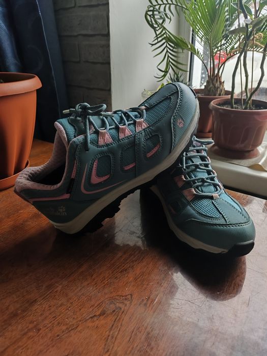 Женские кроссовки jack wolfskin