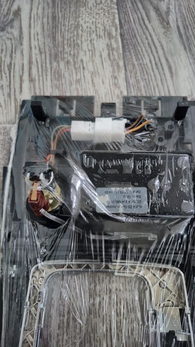 Мерседес 204  бар деталь