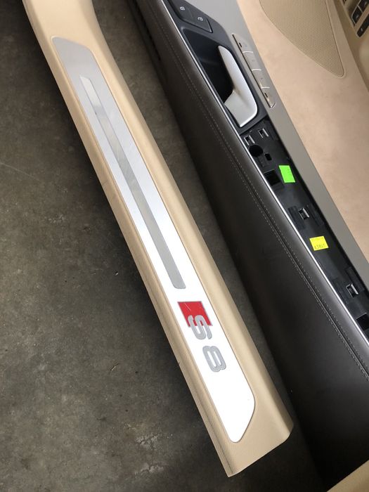 Салон за AUDI S8 D4 Face MATRIX