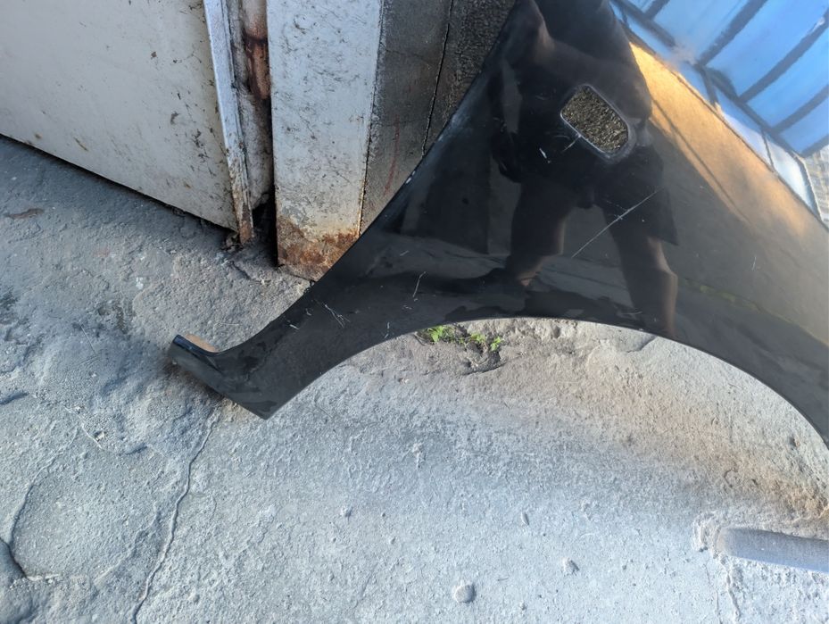 Продавам на части  приус / prius 2, калник, врати