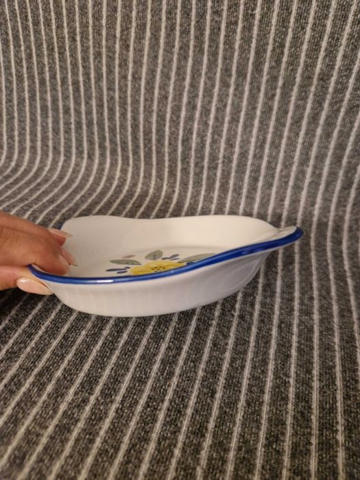 Ръчно рисувани рамекини