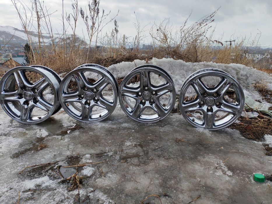 Продам литые диски на 16