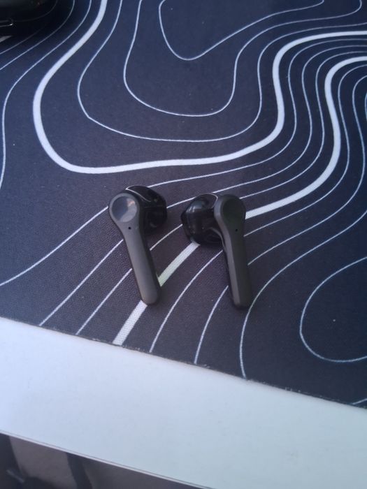 Продавам беззични слушалки hama