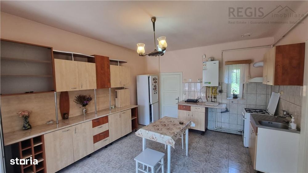 Casa de 4 camere zona Stupini