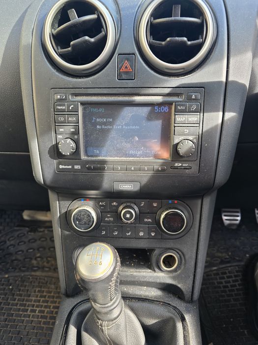 Nissan qashqai +2 volan pe dreapta