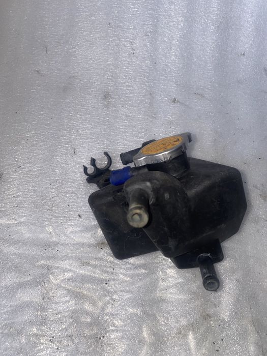 Расширительный бачок Subaru