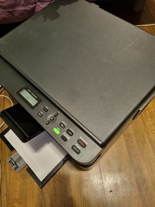 Vand imprimanta brother dcp-1622we tonerul din fabrica