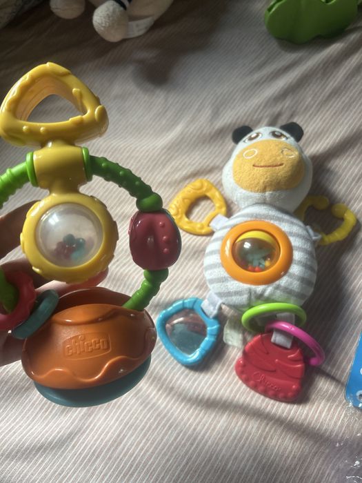 Игрушки развивающие 0+