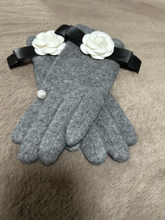 Manusi cu accesoriu, gri, noi