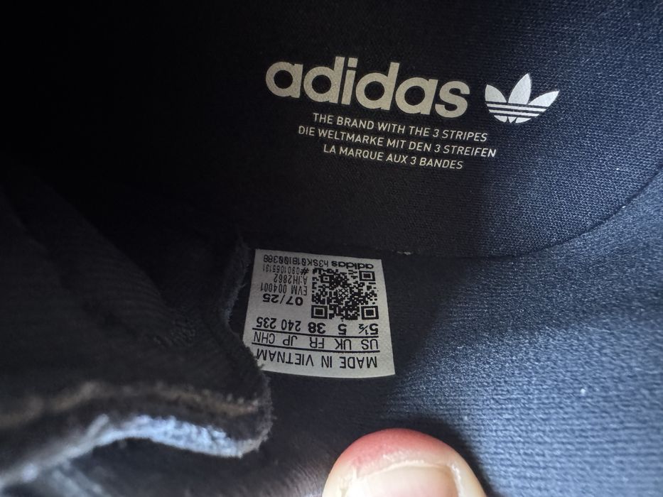 Женски маратонки adidas OZWEEGO