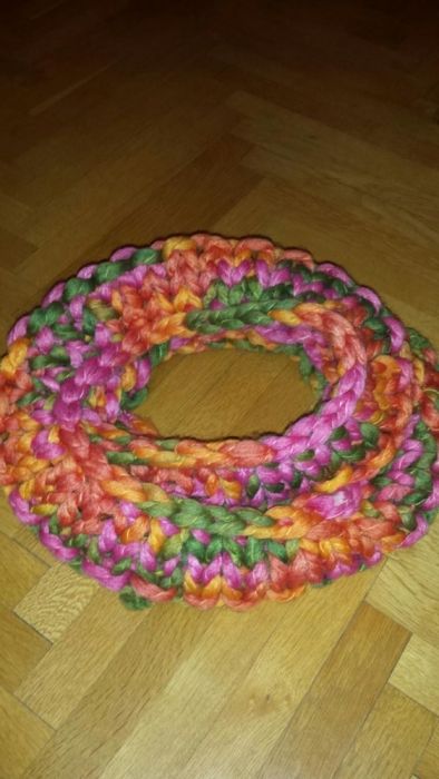 Ръчно плетен шал