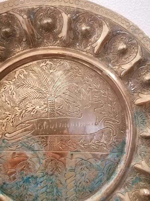 Tavă gravată manual