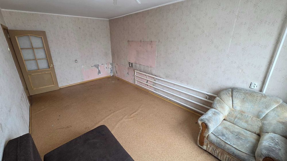 Продам квартиру на 8-м микрорайоне