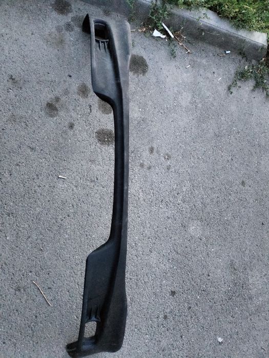 Губа от бампера от камри 40 SE