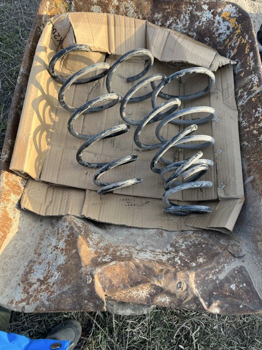 Продам пружины за 10к все3