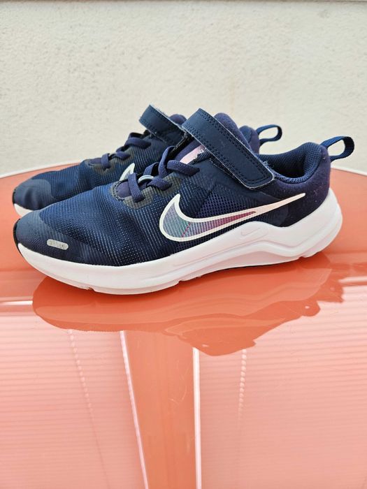 Детски маратонки Nike за момче номер 33. Много запазени.