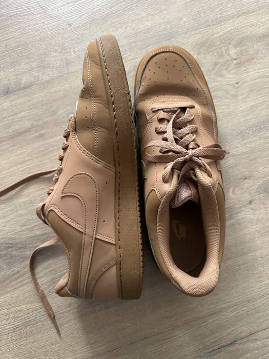 Бежови кецове Nike