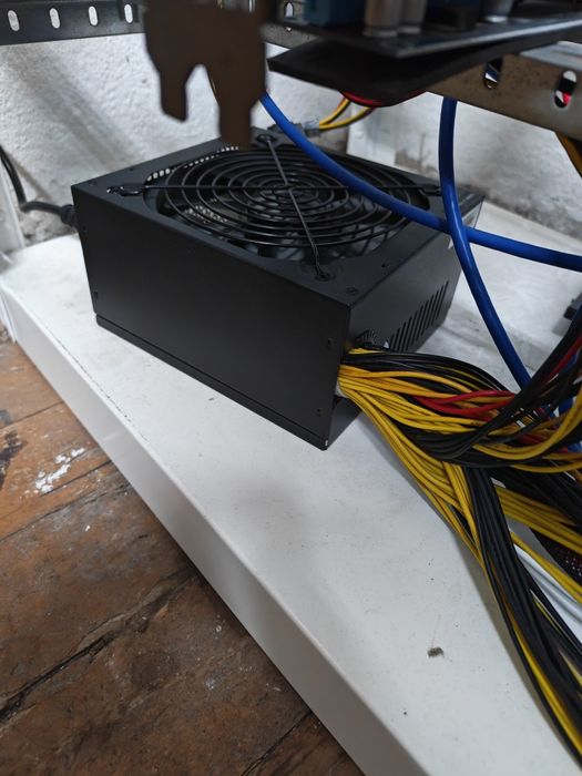 Майнинг риг 10x RX 6600 Pulse Идеален за Солари