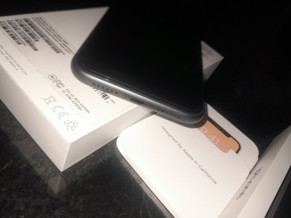 iPhone 11  64gb чорный