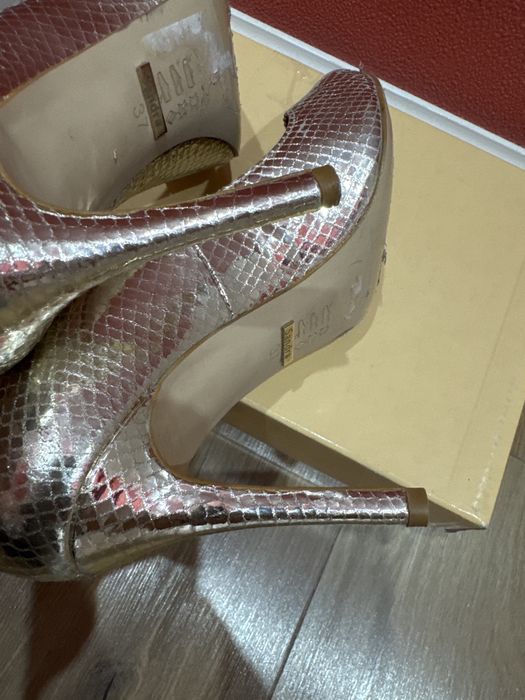 Продам туфли классические