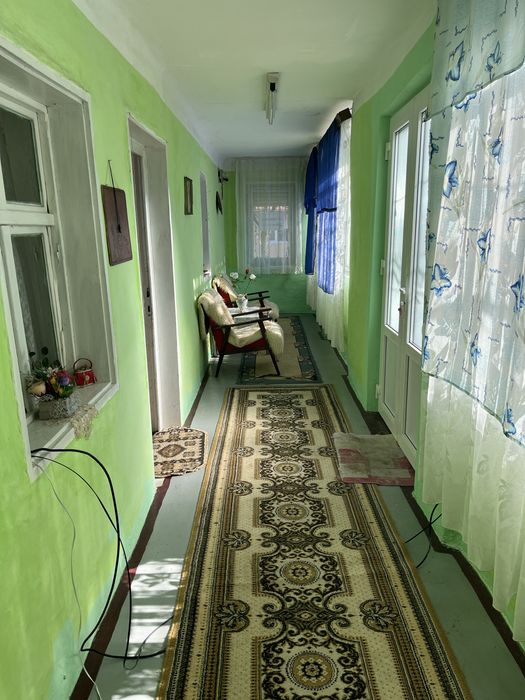 Vând casă 3 camere,hol,baie,bucătarie vară,cămară,pivniță