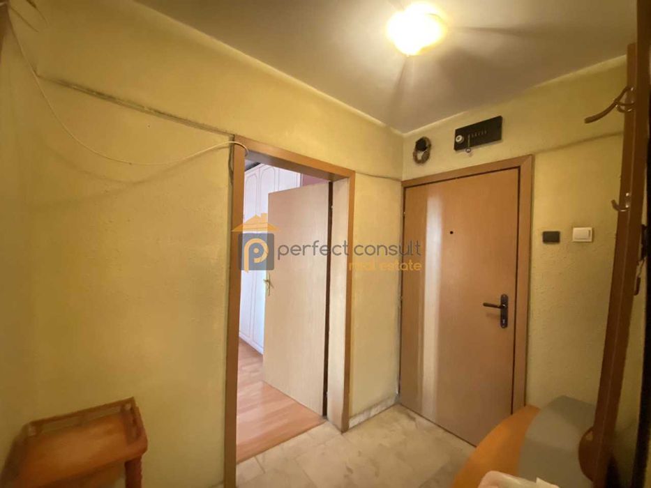 Продава се Тристаен апартамент в Пловдив, Кършияка - 92 кв.м за 2011 €/кв.м - Снимка #3