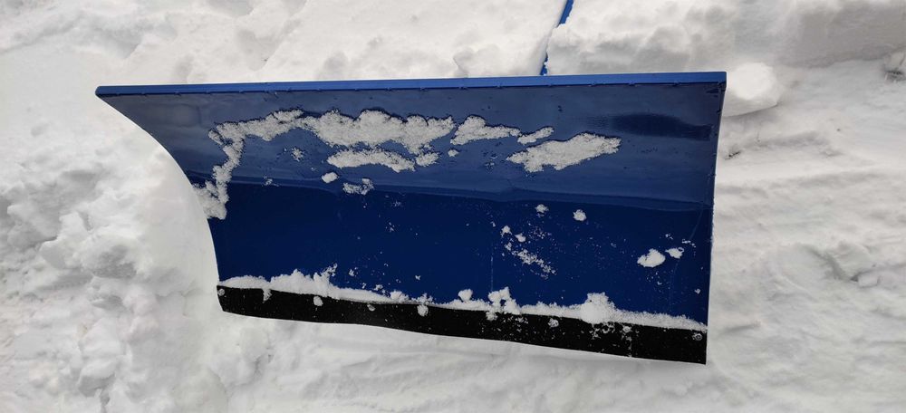 Plug de curat zapada cu roti lopata lama manuala