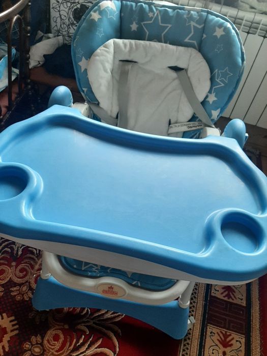 Продам детский стол