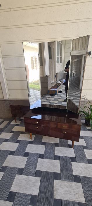 Стенка тумбочка и трюмо