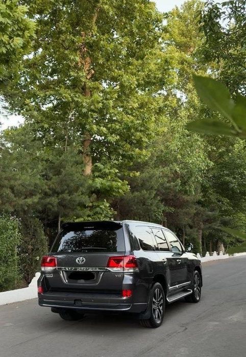 Toyota Land Cruiser 200