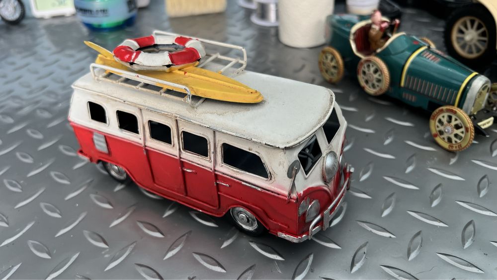 Стари метални колички