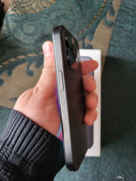 15 про 128 гб. Акб 87%. Экран меняли