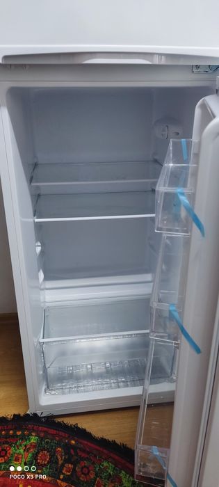 Frigider Vortex, în stare excelentă, ca nou. Fără zgârieturi sau defecte, perfect funcțional. A fost folosit doar un an.
