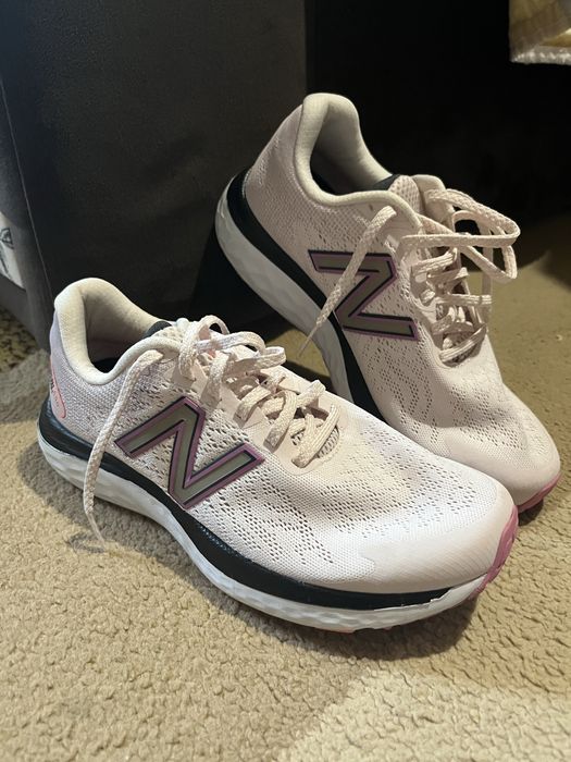 Дамски маратонки New Balance 680