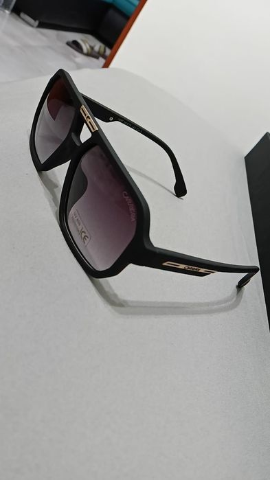 Ochelari de soare noi