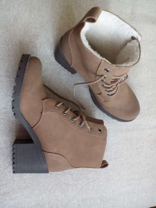 Ghete/ cizme captusite de iarna H&M 40