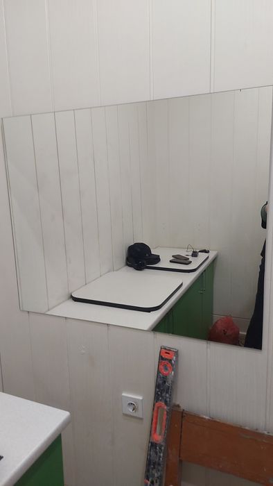Продаю зеркало 80 × 100 без рамы