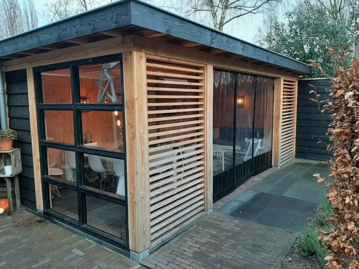 Vând foișor  din lemn
-foișoare la comanda
-pergole modele moder