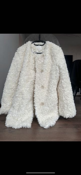 Разкошно бяло палто H&M