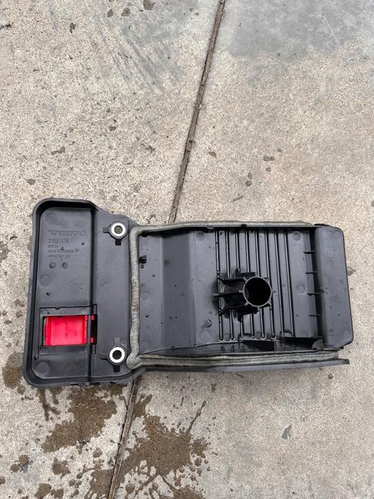 Capac cutie baterie start/stop Volvo XC60 31651455