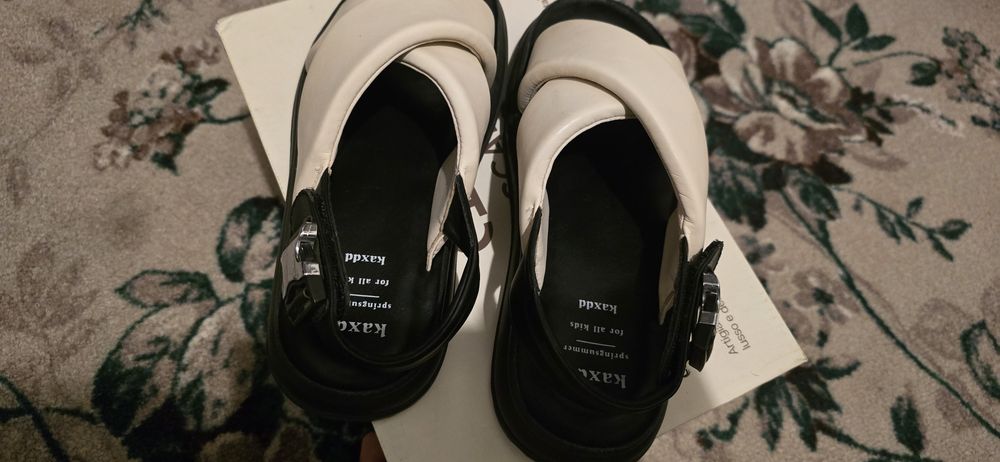 Сандалии мягкие стильные