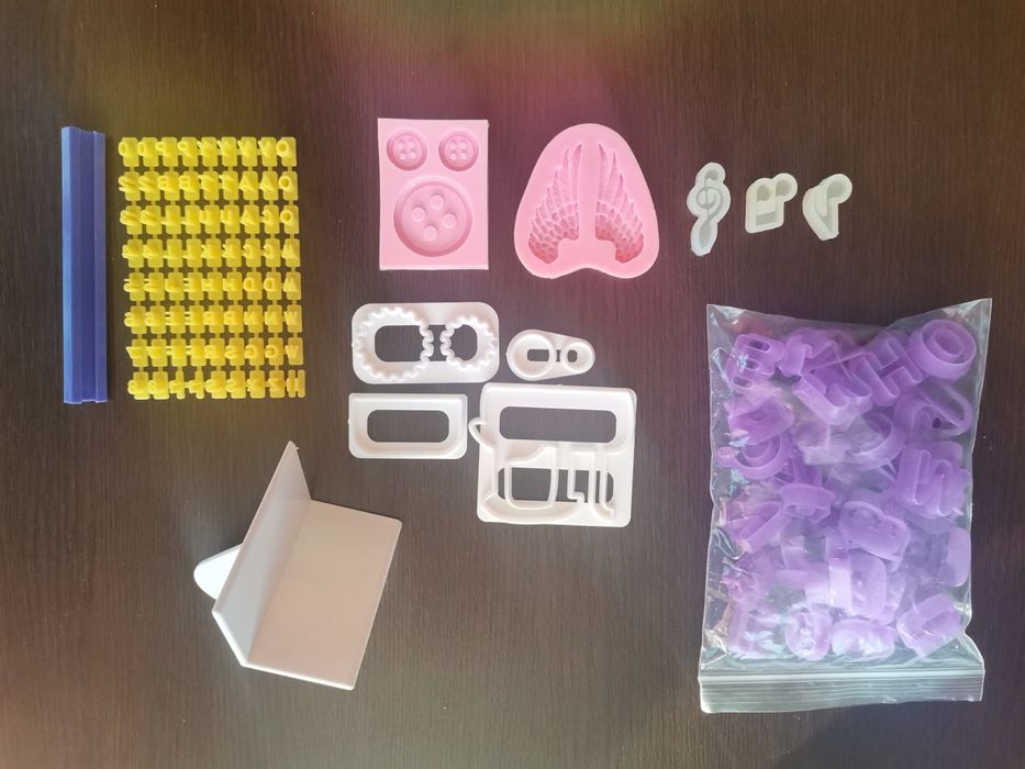 Сет сладкарски принадлежности, резци и молдове