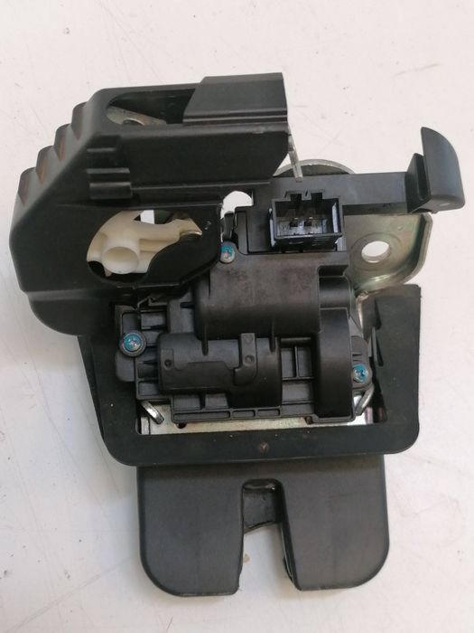 Broasca haion portbagaj capota Audi A4 B8 B8.5 Combi break avant