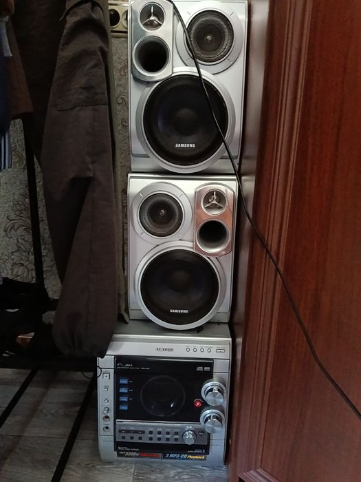 музыкальный центр MAX-C670