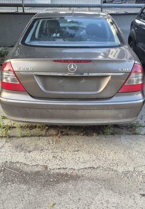 Vand Mercedes W211 2007 Avantgarde Avariat pentru reparatie